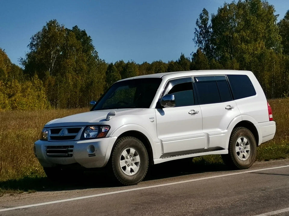 Mitsubishi Pajero 3.0i 1860B796AA_B85301_SMB853 E2