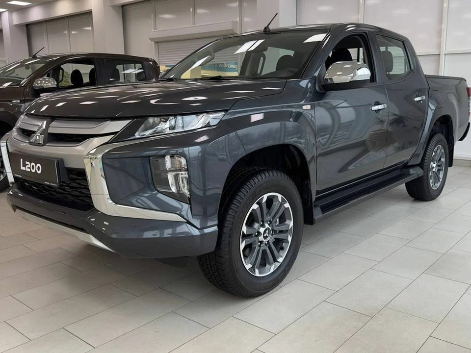 Mitsubishi L200 2.4i 1860D29902_146803_ZM1468 E2