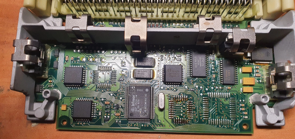 Kia Sportage 2.0i K07J 18 881 M2 M7 0261206996 IMMO OFF