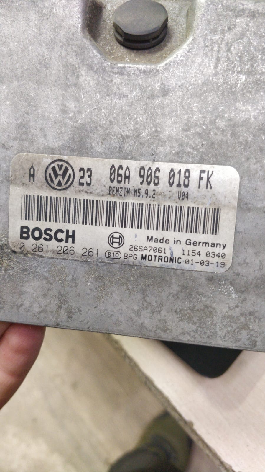 VW Bora M5.9.2 06A906018FK 0261206261 IMMO OFF