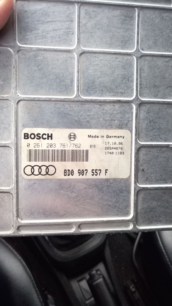 Audi A6 1.8 0261203761-762 8D0907557F IMMO OFF