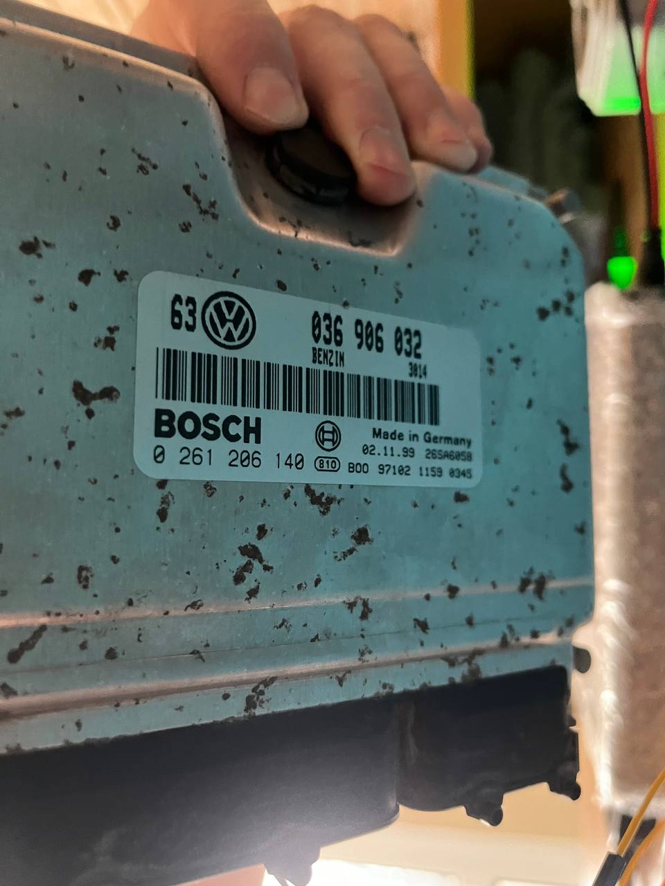 VW Golf 1.4i ME7.5.10 1037352147 0261206140 E2 ( IMMO OFF )